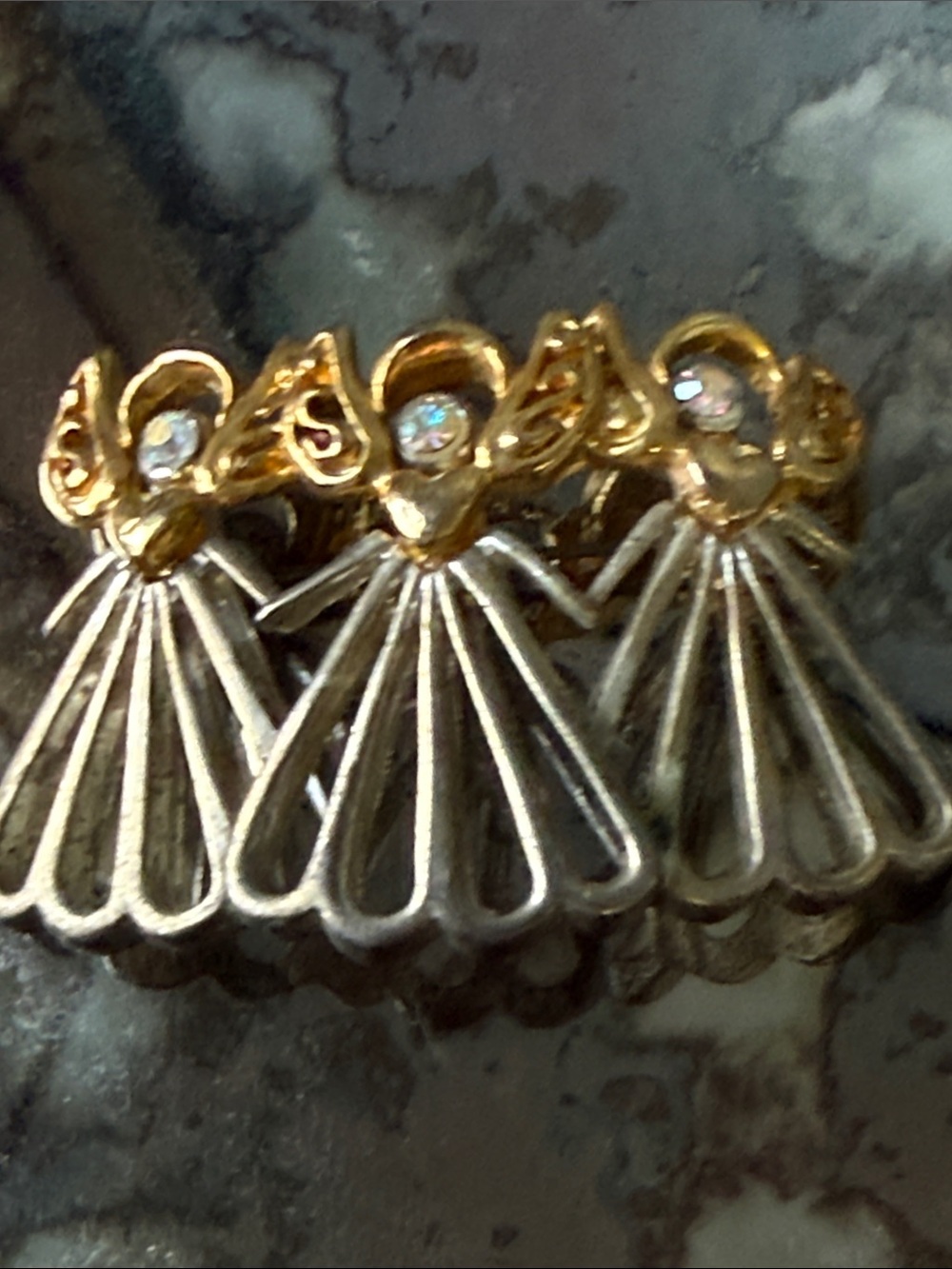 💞Vintage Angels Singing Choir Brooch